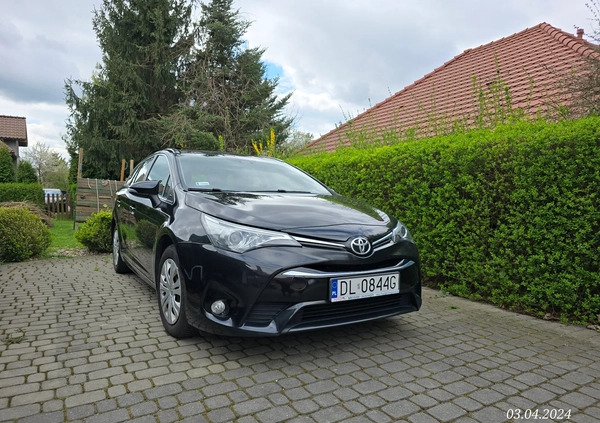 Toyota Avensis cena 49000 przebieg: 138092, rok produkcji 2015 z Żarów małe 407